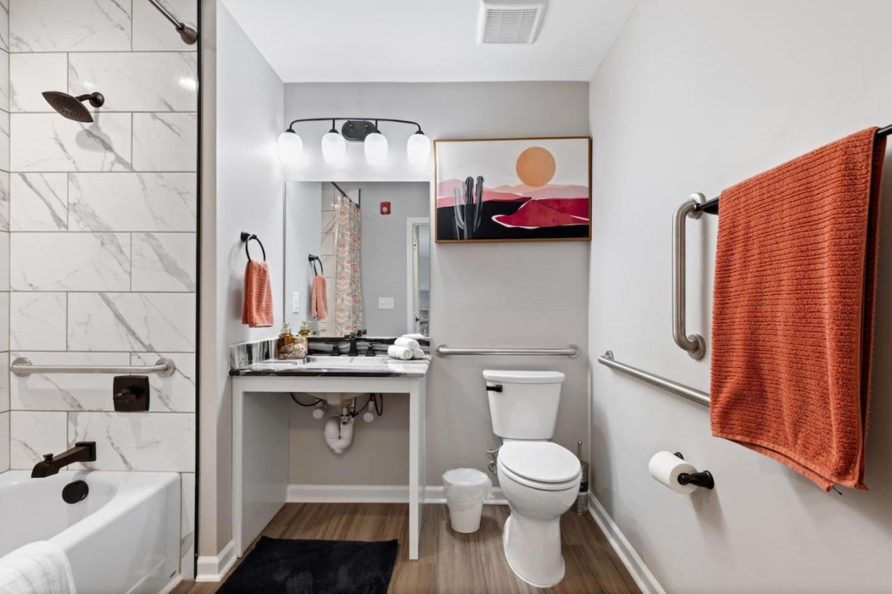 New Luxe Apt 3Br Downtown Fay Unit B Фейетвилл Экстерьер фото