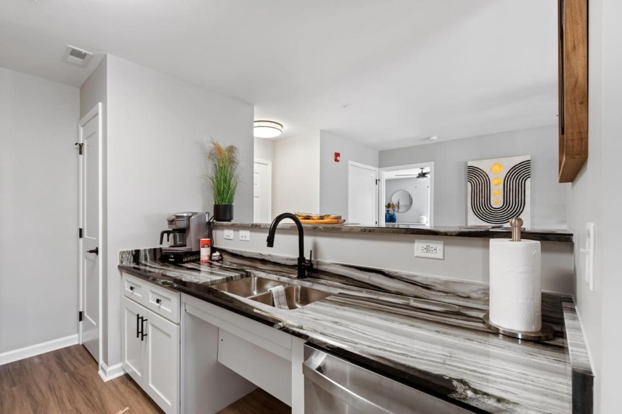 New Luxe Apt 3Br Downtown Fay Unit B Фейетвилл Экстерьер фото
